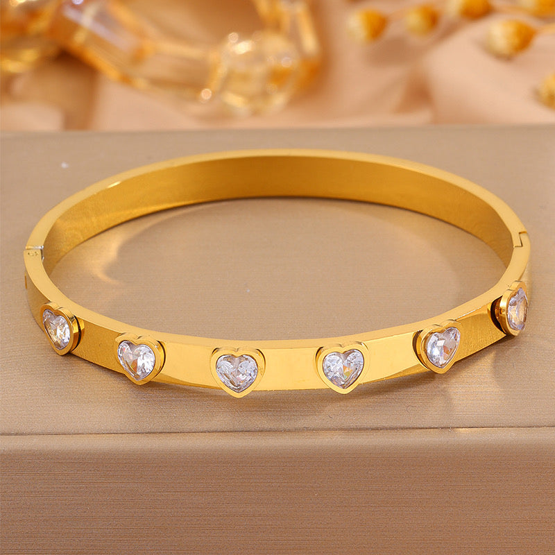 Brazalete de piedra corazón