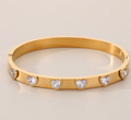 Brazalete de piedra corazón