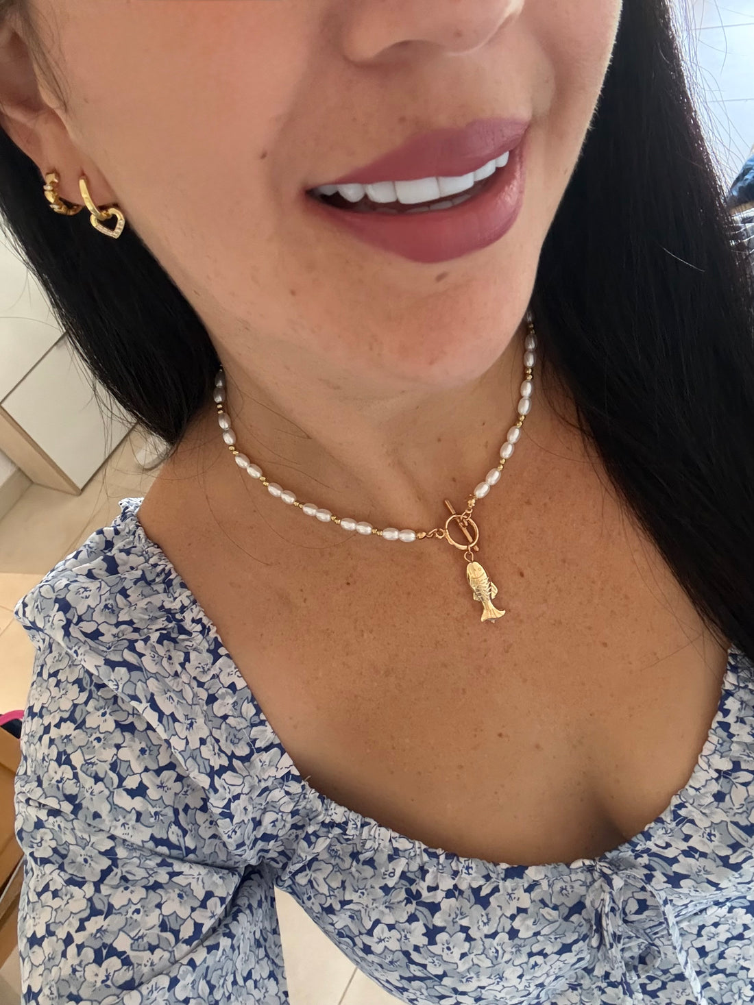 Collar de Perlas con Pez Dorado