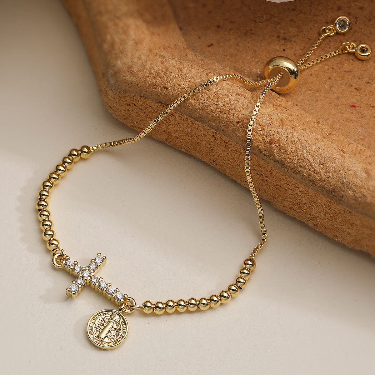 Pulseras Chapadas en Oro de 18K para Mujer