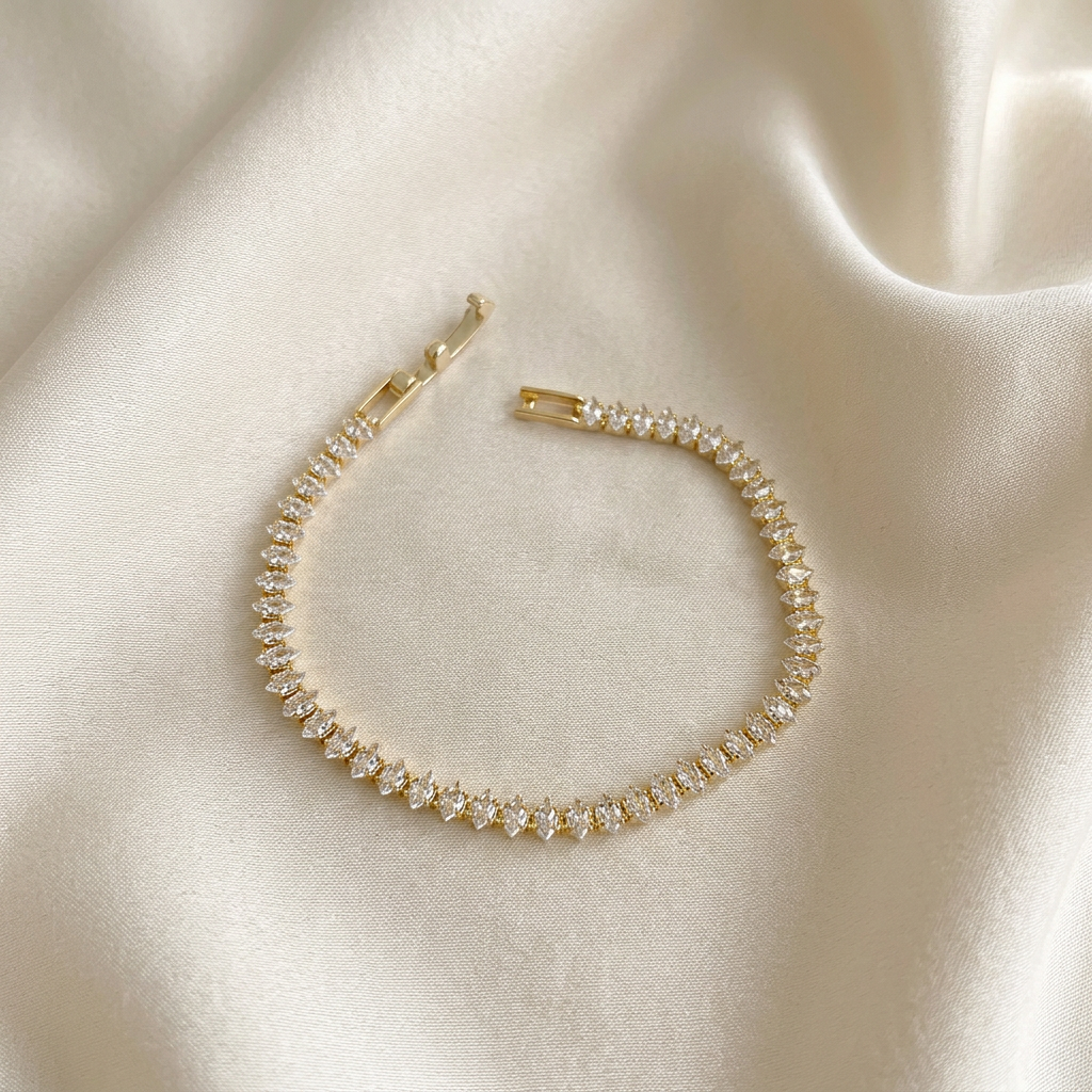 Pulsera Dorada con Circonitas para Mujer – Estilo Elegante