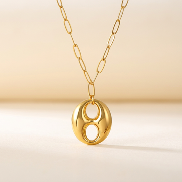 Collar Dorado para Mujer con Colgante Geométrico Ovalado