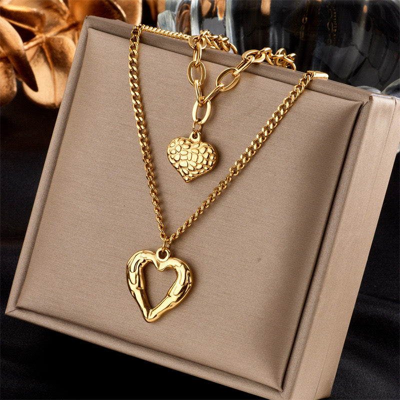 Collar Corazón Dorado de Acero Inoxidable para Mujer