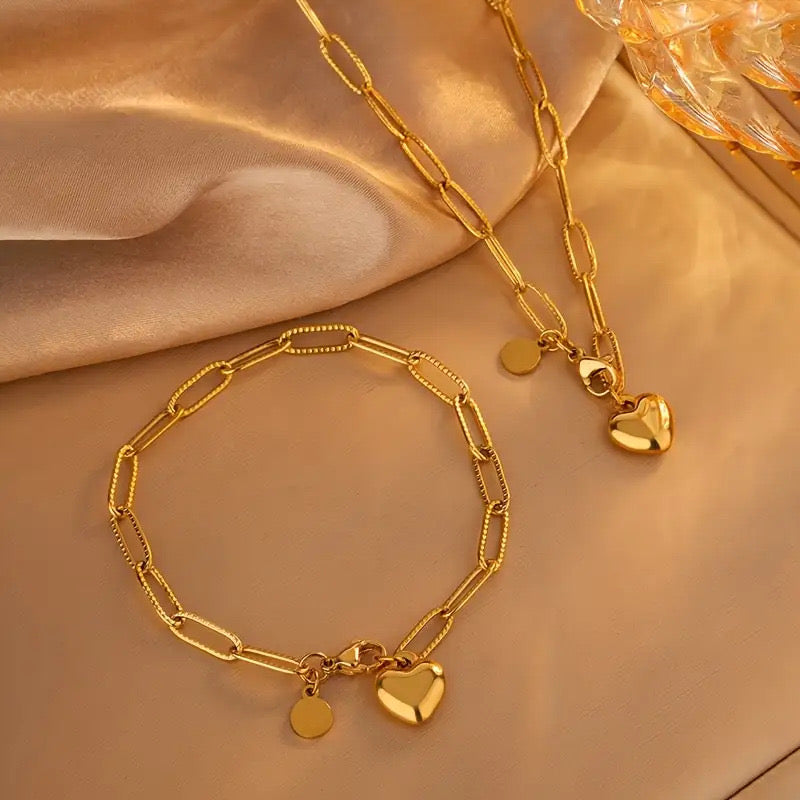 Conjunto Collar de Clip y Pulsera Dorado con Corazón
