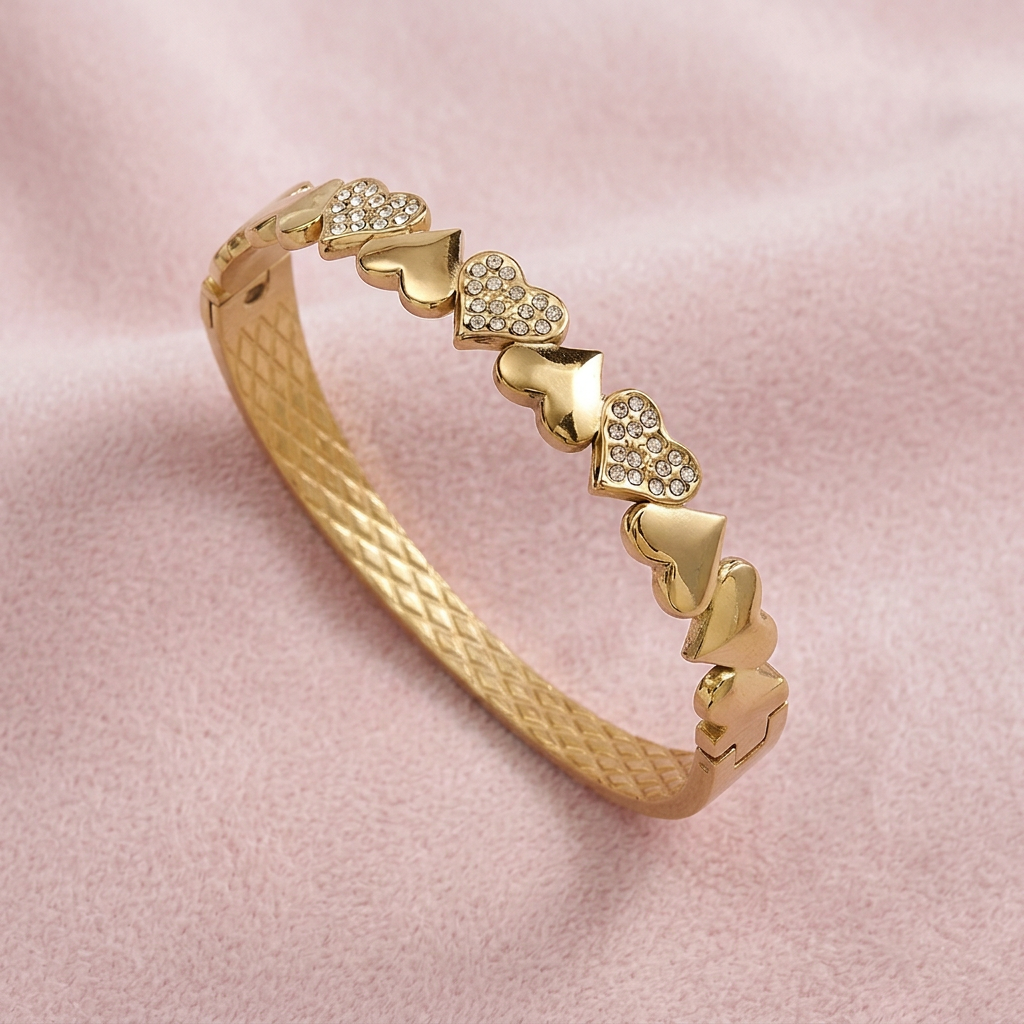 Brazalete Dorado con Corazones y Circonitas