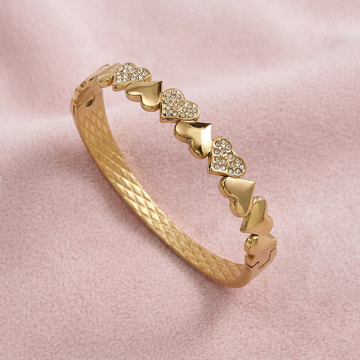 Brazalete Dorado con Corazones y Circonitas