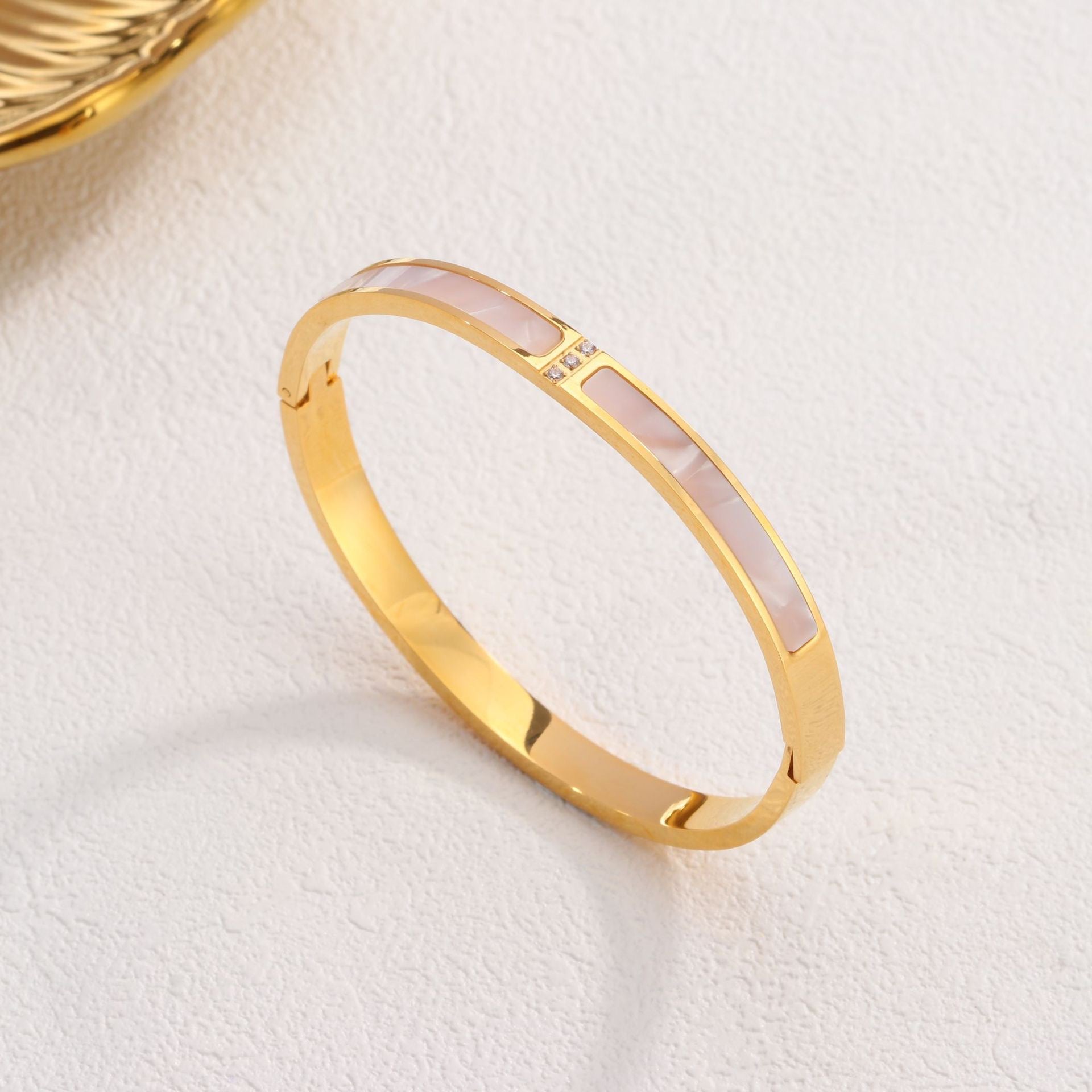 Pulsera Dorada Nácar