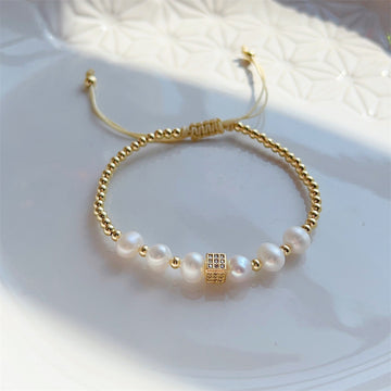 Brazalete de perlas y cubo brillante