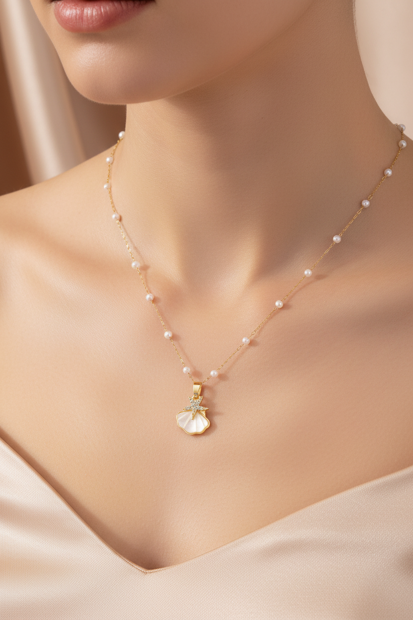 Collar con Dije de Concha Dorada