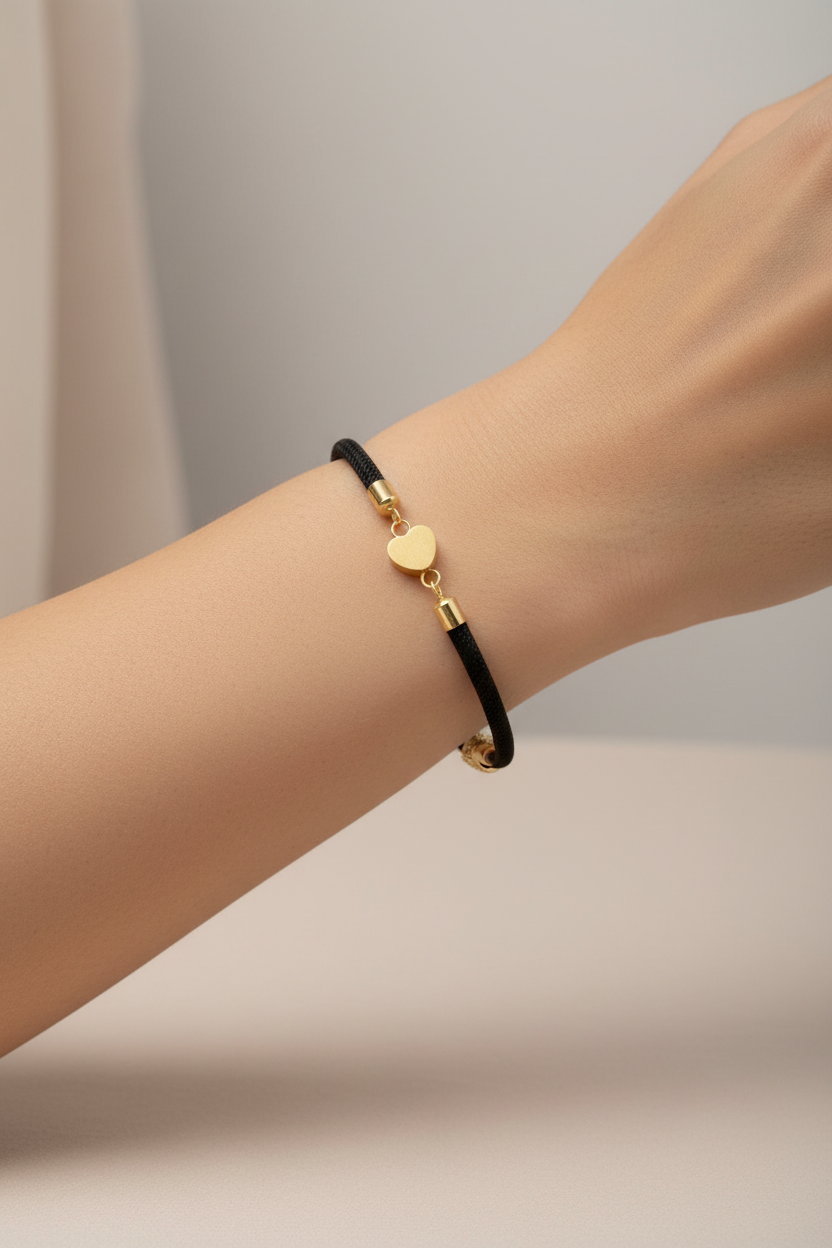 Adjustable heart bracelet