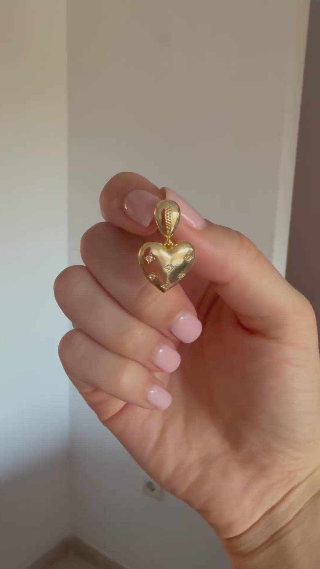 Pendientes Corazón con Zirconia Dorados